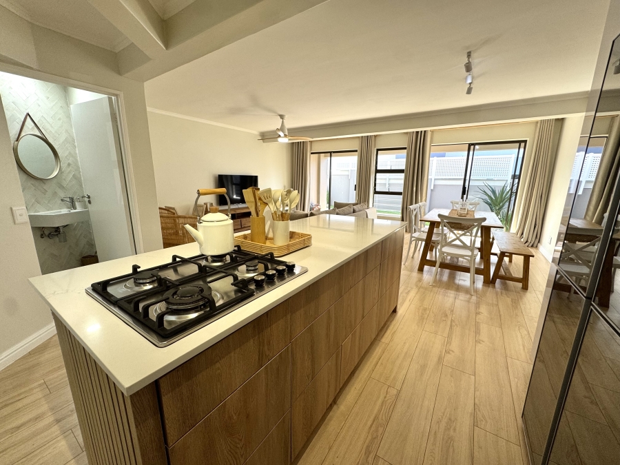 3 Bedroom Property for Sale in Waves Edge Western Cape